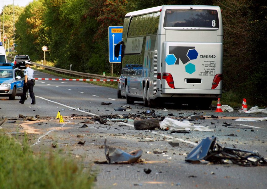 Schwerer VU Koeln Immendorf Kerkraderstr P084.JPG